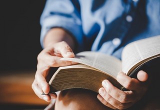 EVANGELHO DO DIA 📖 06 de Março de 2022 Jesus, no deserto, era guiado pelo Espírito e foi tentado